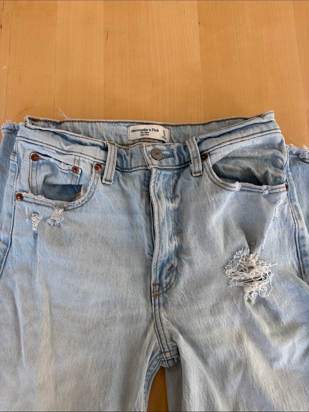 Abercrombie & Fitch Light Wash Relaxed Jeans
